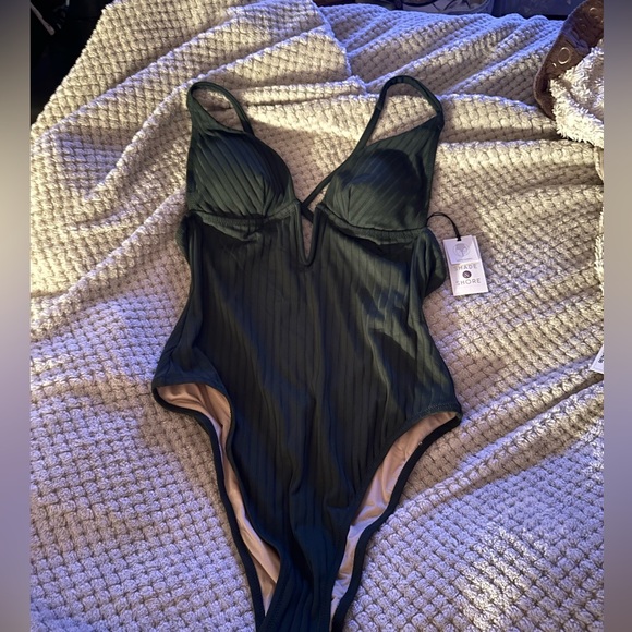 SHADE & SHORE (4-6) SMALL Deep Green One Piece Full Coverage NEW - Picture 6 of 13